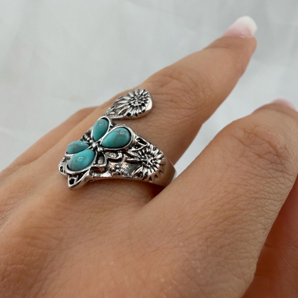 Vintage adjustable Silver color and Turquoise Floral Ring - Picture 6 of 7